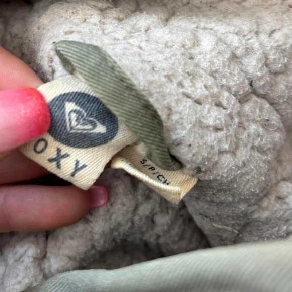 Roxy Y2K Bomber Jacket: Olive Green Faux Fur Hood, Indie Utility (Size S) - Picture 2 of 8